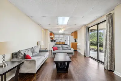 Image de Steps to the Beach | Pet Friendly