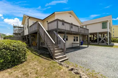 Image de Steps to the Beach | Fenced Yard | Pet Friendly