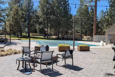 Ground Floor Condo in Bend, Or 2 Bd, 2 Ba