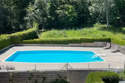Appartement \"L'ourson\" avec vue sur la montagne, piscine partagée et Wi-Fi