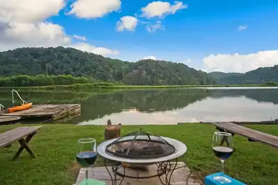 Image de Waterfront Cottage with Private Dock on Claytor Lake. Pet Friendly!