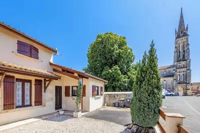 Image de Maison de vacances 'Place De L'Eglise' avec terrasse privée et jardin privé