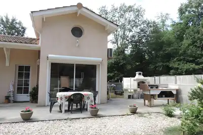 Image de Appartement 'Entre Vignobles Et Océan' avec terrasse privée, jardin partagé et Wi-Fi