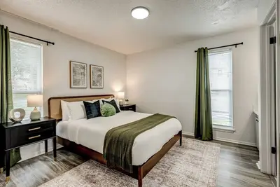 Image de New! Chic Stay at The Hub - WiFi & Free Parking