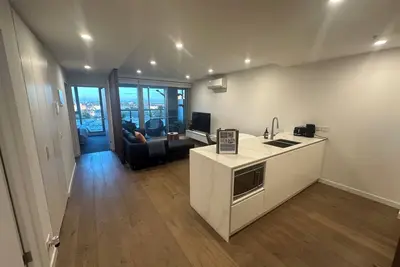 Image de Rise to the Top! Modern 2 Bedroom w/Balcony, Gym, Pool, Spa, Sauna & Steam room