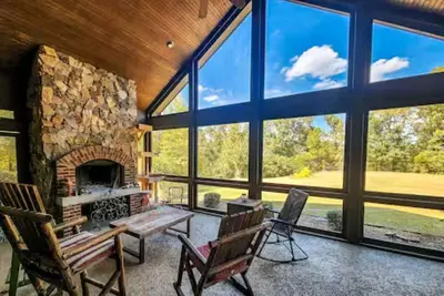 Image de 6000 sq ft home with Private Pool and Hot Tub, Sleeps 16 - 16 Acres