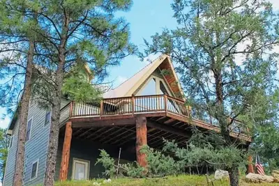 Image de This is a luxurious two-story mountain retreat tucked in Ruidoso Downs, Nm.