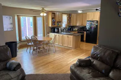 Image de Spacious 6-bedroom 3 bath house Saint Paul - sleeps 18!