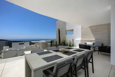 Image de 3060 Modern Escape with Ocean View Palo Alto