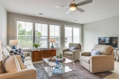 Image de Dock Access: Waterfront Lake Greenwood Gem!