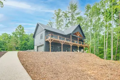 Image de Lake James Retreat w/ Private Multi-Level Dock