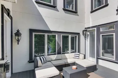 Image de Dock & Home Theater: Pet-Friendly Lake Wylie Home