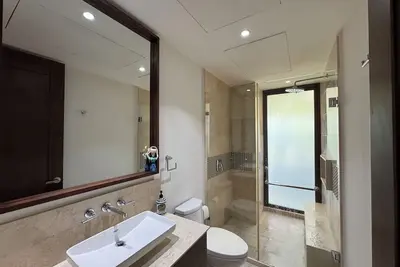 Image de Ocean view penthouse large studio loft in prime zona romantic location.
