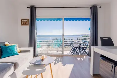 Image de Appartement à Cannes avec 1 chambres à coucher, 4 couchages