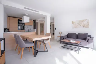 Image de Appartement à Cannes avec 2 chambres à coucher, 4 couchages