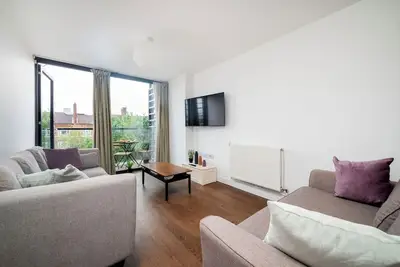 Image de Cranston Court to Stylish Home in White City by StayStayStay
