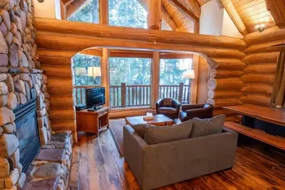 Image de Snow Creek Cabins by Fernie Lodging Co.