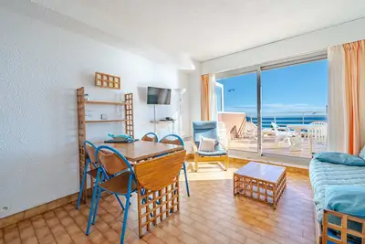 Image de Appartement pour 8 avec Wi-Fi et vue sur mer à Roquebrune-Cap-Martin