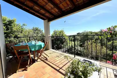 Image de Appartement lumineux et spacieux avec parking gratuit en Corse