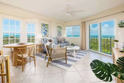 Image de Marina and Ocean View, 2 Bed, 2 Bath End Unit 4201