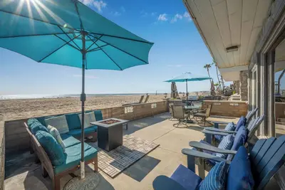 Image de Relax by the Sea: 3-Bedroom Oceanfront Home