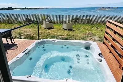 Image de Le Spa sur la Dune, vue sur mer, location pour 4 personnes Ă Santec en Bretagne