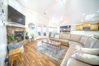 Image de Stonecliff Oasis- w/ Hot tub