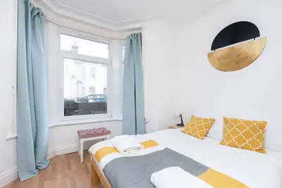 Image de Flat 102a-Appartement-Confort-Salle de bain privée séparée-Vue sur Jardin