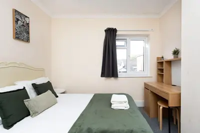 Image de 102b-Moderne-Appartement-Salle de bain-Vue sur Rue
