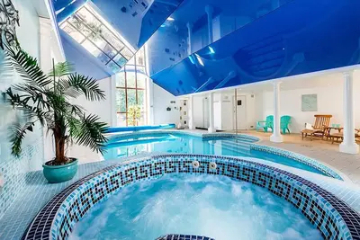 Image de Dépendance-Traditionelle-Salle de bain-Vue sur la cour