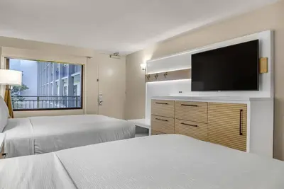 Image de Theme Park Vacay! 2 Units Near Disney Springs, Onsite Swimming Pools!