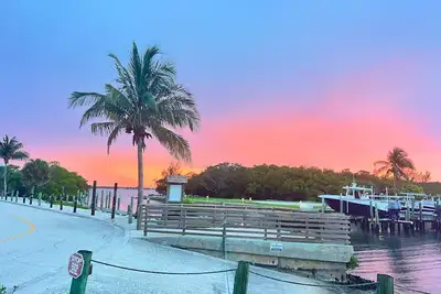 Image de Escape to Island Time in this Beach & Intercoastal Gem on Hutchinson Island