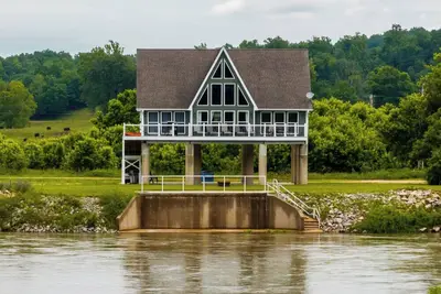 Image de Spacious 4br Cabin in Doniphan – Perfect for Family Getaways
