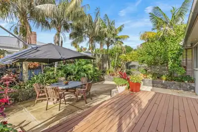 Image de Tropical Oasis near Takapuna and Local Beaches