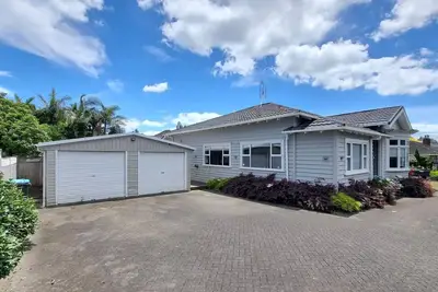 Image de Spacious 5-bedroom Bungalow in Remuera w Parking