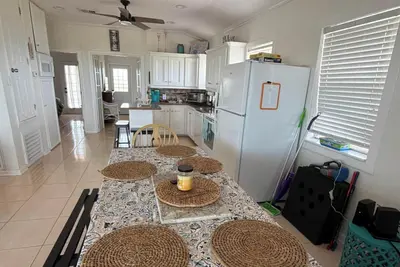 Image de Oceanfront 2 bedroom house with WiFi in Freeport on 45 acres.