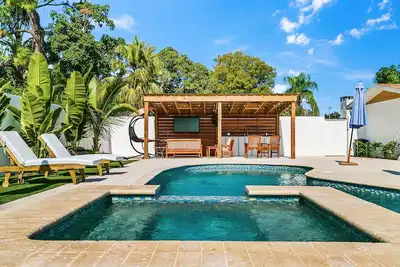 Image de Spring Sale! 4br Gem w/ Free Pool Near Ami Beaches