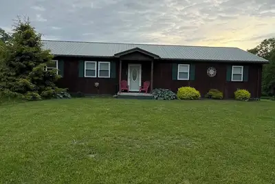 Image de New River Gorge Pickleball Retreat, Hot Tub, Games, Family Fun Minutes To Town!