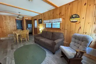 Image de Lakeview Lodge ~ Spacious Three Bedroom with Lake Views in Hazelhurst, Wisconsin