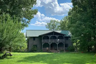 Image de As the River Flows-a Rustic River Retreat