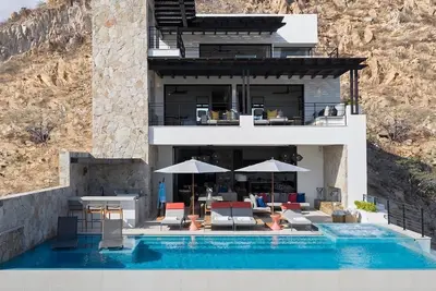 Image de New Listing ¡¡¡ With Amazing Ocean Views And Elevator ¡¡