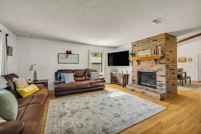 Image de 4 Bedroom Family-Friendly Retreat w/ Yard