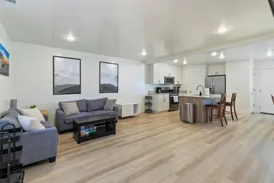 Image de Book Both Units-Sleeps12|Pet Friendly|2 Bbq Grills