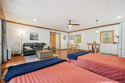 Image de Cozy 2-bedroom Hilltop Cottage in peaceful Ellijay with Ac, WiFi
