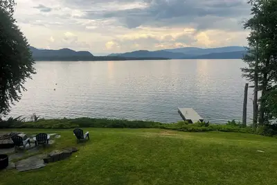 Image de Newly Listed: 4 Bedroom Waterfront Property