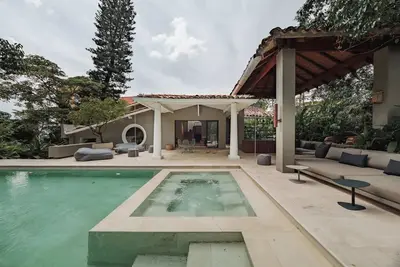 Image de |Ep| Casa Uribe: Architecture, Art & Nature