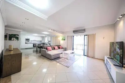 Image de Two Level 3 Bedroom Penthouse in Sydney Liverpool