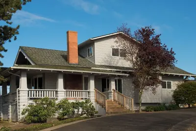 Image de A spacious 5 bedroom Farmhouse Vineyard Retreat