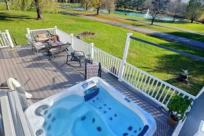 Image de Hot Tub with Pond-front & Outdoor Fire Place Upstate -Catskills