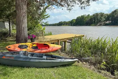 Image de Lakefront Retreat w/ Patio in Fort Towson!